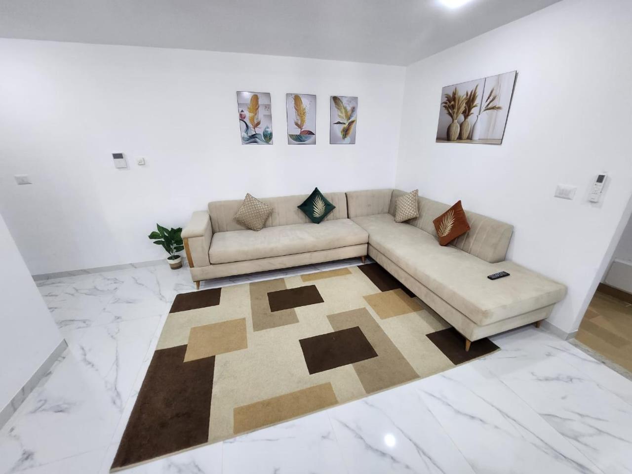 Elegant S1 Meuble Garde A Ariana -Tunis Leilighet Eksteriør bilde
